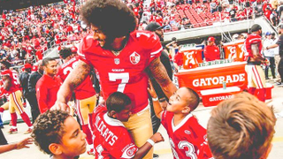 The kids love Kaep. (Photo: San Francisco 49ers)